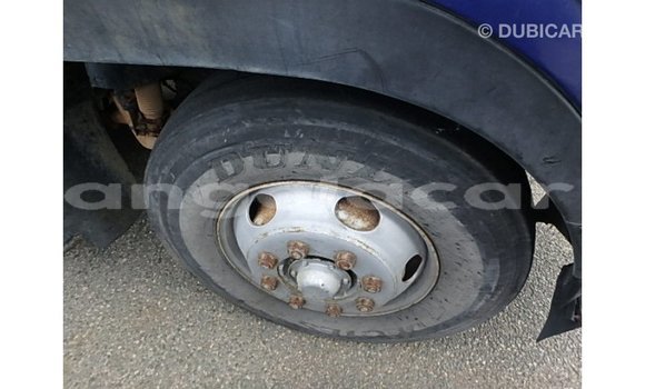 Comprar Importar Nissan Evalia Azul Caminhão em Import - Dubai em Bengo Province Comprar Importar Nissan Evalia Azul Caminhão em Import - Dubai em Bengo Province