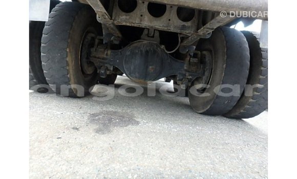 Comprar Importar Nissan Evalia Azul Caminhão em Import - Dubai em Bengo Province Comprar Importar Nissan Evalia Azul Caminhão em Import - Dubai em Bengo Province