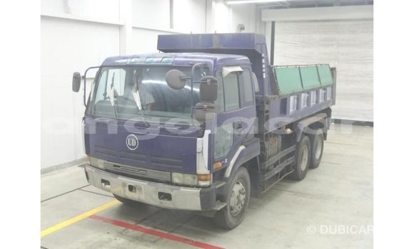 Comprar Importar Nissan Evalia Azul Caminhão em Import - Dubai em Bengo Province Comprar Importar Nissan Evalia Azul Caminhão em Import - Dubai em Bengo Province