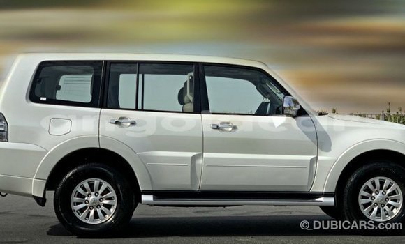 Comprar Importar Mitsubishi Pajero Branco Carro em Import - Dubai em Bengo Province Comprar Importar Mitsubishi Pajero Branco Carro em Import - Dubai em Bengo Province