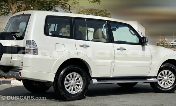 Comprar Importar Mitsubishi Pajero Branco Carro em Import - Dubai em Bengo Province Comprar Importar Mitsubishi Pajero Branco Carro em Import - Dubai em Bengo Province