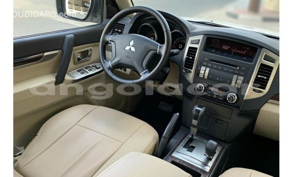 Comprar Importar Mitsubishi Pajero Branco Carro em Import - Dubai em Bengo Province Comprar Importar Mitsubishi Pajero Branco Carro em Import - Dubai em Bengo Province