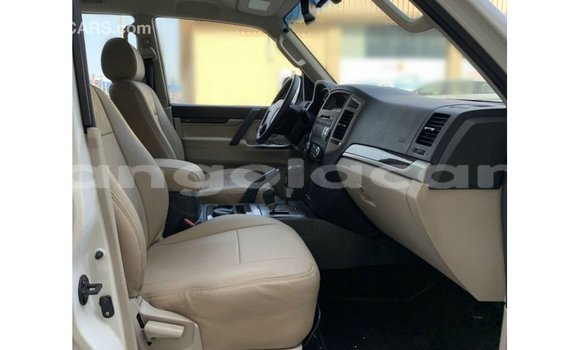 Comprar Importar Mitsubishi Pajero Branco Carro em Import - Dubai em Bengo Province Comprar Importar Mitsubishi Pajero Branco Carro em Import - Dubai em Bengo Province