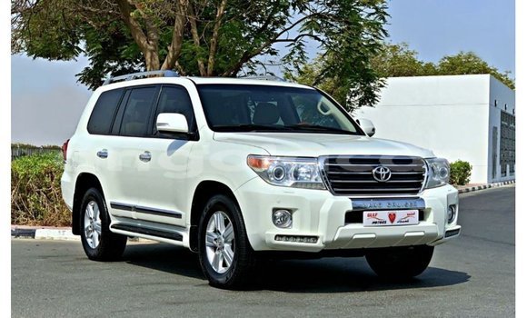 Comprar Importar Toyota Land Cruiser Branco Carro em Import - Dubai em Bengo Province Comprar Importar Toyota Land Cruiser Branco Carro em Import - Dubai em Bengo Province