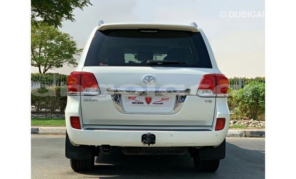 Comprar Importar Toyota Land Cruiser Branco Carro em Import - Dubai em Bengo Province Comprar Importar Toyota Land Cruiser Branco Carro em Import - Dubai em Bengo Province