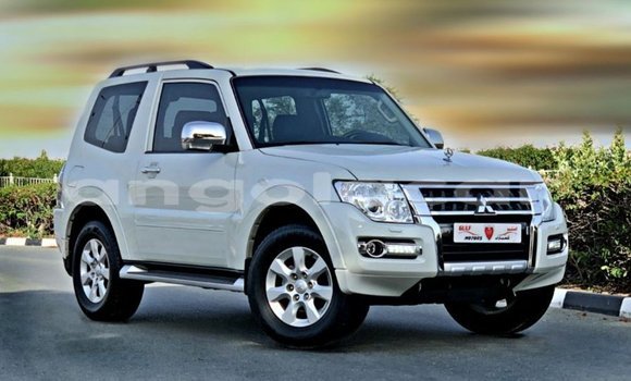 Buy Import Mitsubishi Pajero White Car in Import - Dubai in Bengo Province
