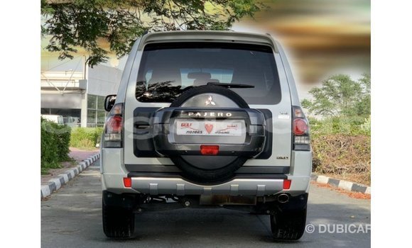 Comprar Importar Mitsubishi Pajero Branco Carro em Import - Dubai em Bengo Province Comprar Importar Mitsubishi Pajero Branco Carro em Import - Dubai em Bengo Province