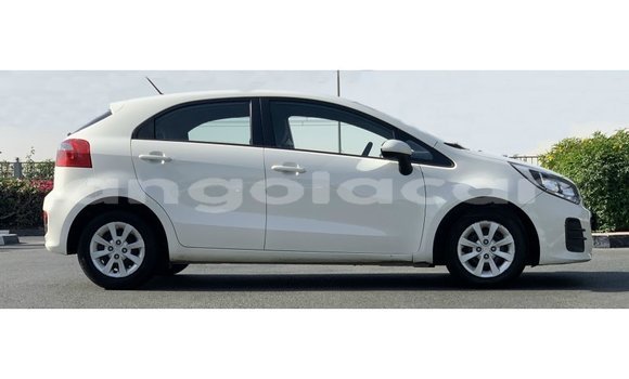Comprar Importar Kia Carens Branco Carro em Import - Dubai em Bengo Province Comprar Importar Kia Carens Branco Carro em Import - Dubai em Bengo Province