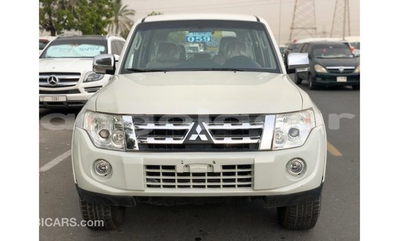 Comprar Importar Mitsubishi Pajero Branco Carro em Import - Dubai em Bengo Province Comprar Importar Mitsubishi Pajero Branco Carro em Import - Dubai em Bengo Province