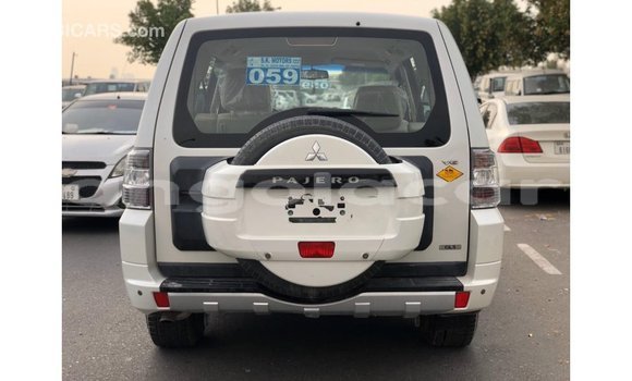 Comprar Importar Mitsubishi Pajero Branco Carro em Import - Dubai em Bengo Province Comprar Importar Mitsubishi Pajero Branco Carro em Import - Dubai em Bengo Province