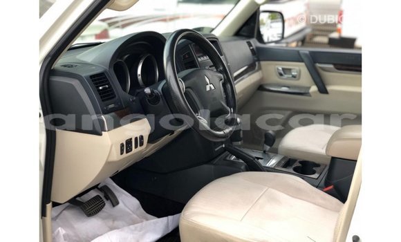 Comprar Importar Mitsubishi Pajero Branco Carro em Import - Dubai em Bengo Province Comprar Importar Mitsubishi Pajero Branco Carro em Import - Dubai em Bengo Province