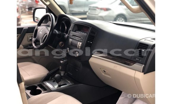 Comprar Importar Mitsubishi Pajero Branco Carro em Import - Dubai em Bengo Province Comprar Importar Mitsubishi Pajero Branco Carro em Import - Dubai em Bengo Province