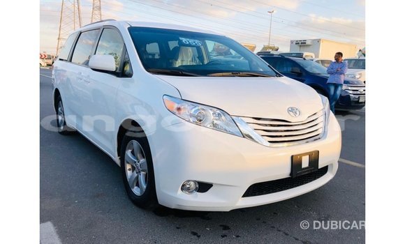 Comprar Importar Toyota Sienna Branco Carro em Import - Dubai em Bengo Province Comprar Importar Toyota Sienna Branco Carro em Import - Dubai em Bengo Province