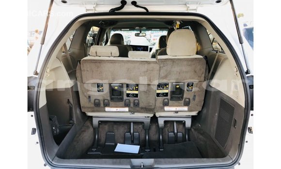 Comprar Importar Toyota Sienna Branco Carro em Import - Dubai em Bengo Province Comprar Importar Toyota Sienna Branco Carro em Import - Dubai em Bengo Province