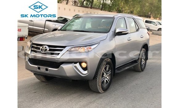 Comprar Importar Toyota Fortuner Outro Carro em Import - Dubai em Bengo Province