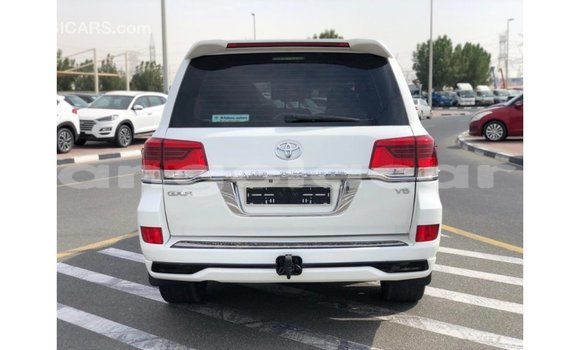 Comprar Importar Toyota Land Cruiser Branco Carro em Import - Dubai em Bengo Province Comprar Importar Toyota Land Cruiser Branco Carro em Import - Dubai em Bengo Province
