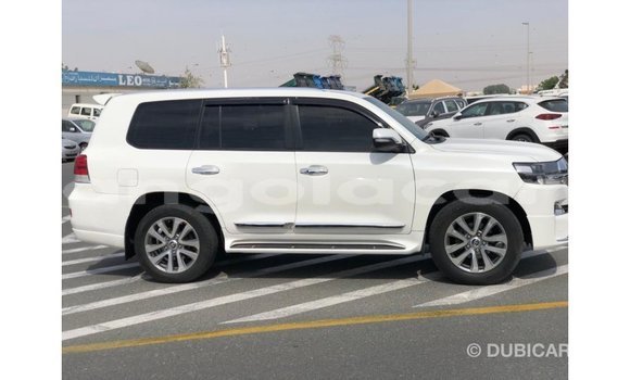 Comprar Importar Toyota Land Cruiser Branco Carro em Import - Dubai em Bengo Province Comprar Importar Toyota Land Cruiser Branco Carro em Import - Dubai em Bengo Province