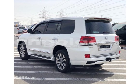 Comprar Importar Toyota Land Cruiser Branco Carro em Import - Dubai em Bengo Province Comprar Importar Toyota Land Cruiser Branco Carro em Import - Dubai em Bengo Province