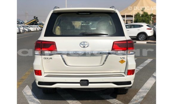 Acheter Import Voiture Toyota Land Cruiser Blanc à Import - Dubai, Province de Bengo Acheter Import Voiture Toyota Land Cruiser Blanc à Import - Dubai, Province de Bengo