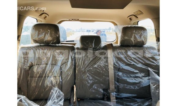 Acheter Import Voiture Toyota Land Cruiser Blanc à Import - Dubai, Province de Bengo Acheter Import Voiture Toyota Land Cruiser Blanc à Import - Dubai, Province de Bengo