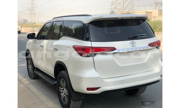 Acheter Import Voiture Toyota Fortuner Blanc à Import - Dubai, Province de Bengo Acheter Import Voiture Toyota Fortuner Blanc à Import - Dubai, Province de Bengo