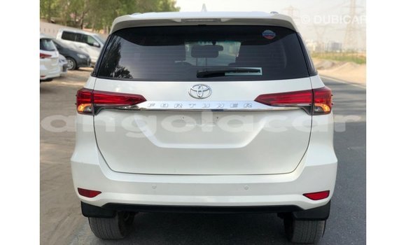 Acheter Import Voiture Toyota Fortuner Blanc à Import - Dubai, Province de Bengo Acheter Import Voiture Toyota Fortuner Blanc à Import - Dubai, Province de Bengo