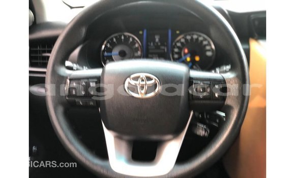 Acheter Import Voiture Toyota Fortuner Blanc à Import - Dubai, Province de Bengo Acheter Import Voiture Toyota Fortuner Blanc à Import - Dubai, Province de Bengo