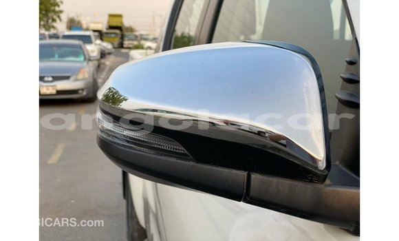 Acheter Import Voiture Toyota Hilux Blanc à Import - Dubai, Province de Bengo Acheter Import Voiture Toyota Hilux Blanc à Import - Dubai, Province de Bengo