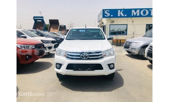 Comprar Importar Toyota Hilux Branco Carro em Import - Dubai em Bengo Province Comprar Importar Toyota Hilux Branco Carro em Import - Dubai em Bengo Province
