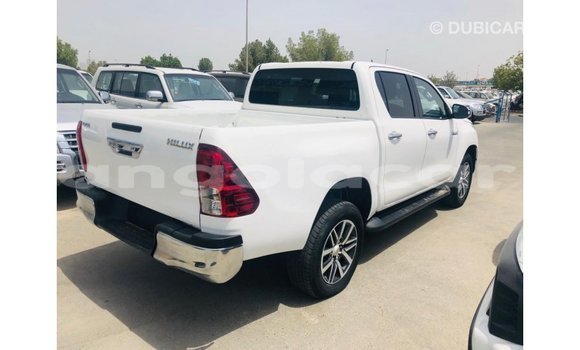 Comprar Importar Toyota Hilux Branco Carro em Import - Dubai em Bengo Province Comprar Importar Toyota Hilux Branco Carro em Import - Dubai em Bengo Province