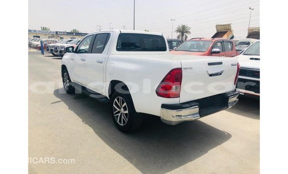 Comprar Importar Toyota Hilux Branco Carro em Import - Dubai em Bengo Province Comprar Importar Toyota Hilux Branco Carro em Import - Dubai em Bengo Province