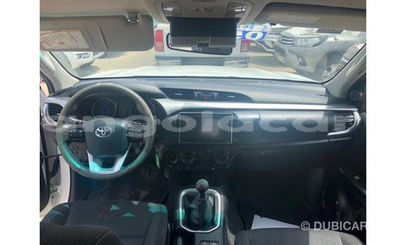 Comprar Importar Toyota Hilux Branco Carro em Import - Dubai em Bengo Province Comprar Importar Toyota Hilux Branco Carro em Import - Dubai em Bengo Province