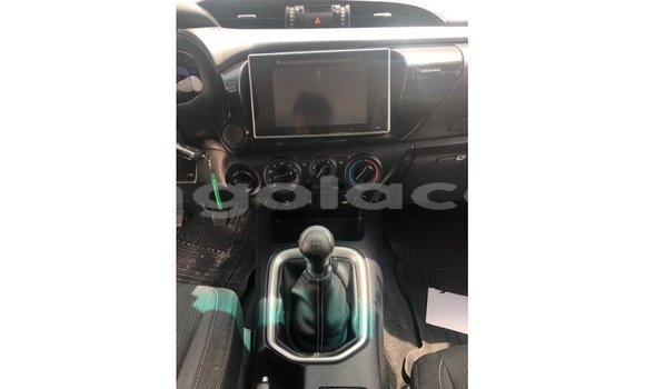 Comprar Importar Toyota Hilux Branco Carro em Import - Dubai em Bengo Province Comprar Importar Toyota Hilux Branco Carro em Import - Dubai em Bengo Province