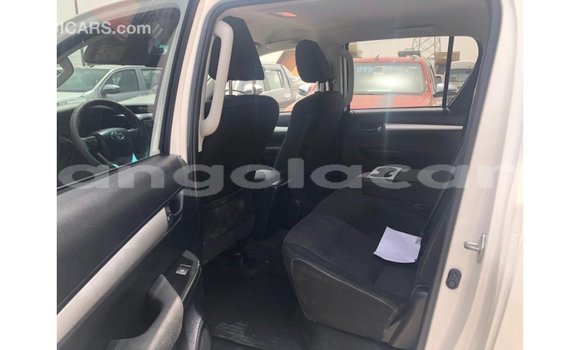 Comprar Importar Toyota Hilux Branco Carro em Import - Dubai em Bengo Province Comprar Importar Toyota Hilux Branco Carro em Import - Dubai em Bengo Province