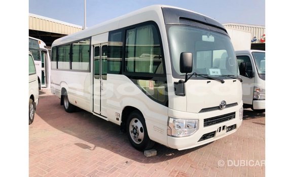 Comprar Importar Toyota Coaster Branco Carro em Import - Dubai em Bengo Province Comprar Importar Toyota Coaster Branco Carro em Import - Dubai em Bengo Province