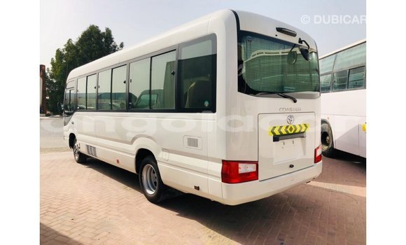Comprar Importar Toyota Coaster Branco Carro em Import - Dubai em Bengo Province Comprar Importar Toyota Coaster Branco Carro em Import - Dubai em Bengo Province