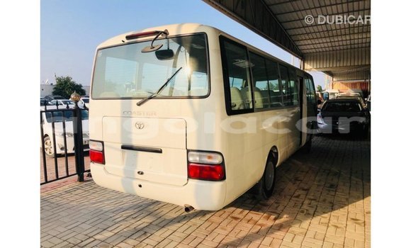 Comprar Importar Toyota Coaster Branco Carro em Import - Dubai em Bengo Province Comprar Importar Toyota Coaster Branco Carro em Import - Dubai em Bengo Province