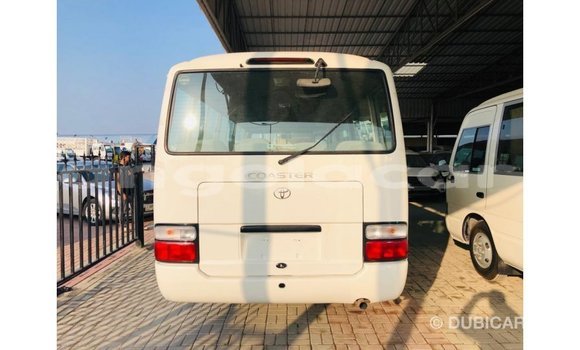 Comprar Importar Toyota Coaster Branco Carro em Import - Dubai em Bengo Province Comprar Importar Toyota Coaster Branco Carro em Import - Dubai em Bengo Province
