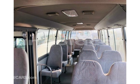 Comprar Importar Toyota Coaster Branco Carro em Import - Dubai em Bengo Province Comprar Importar Toyota Coaster Branco Carro em Import - Dubai em Bengo Province