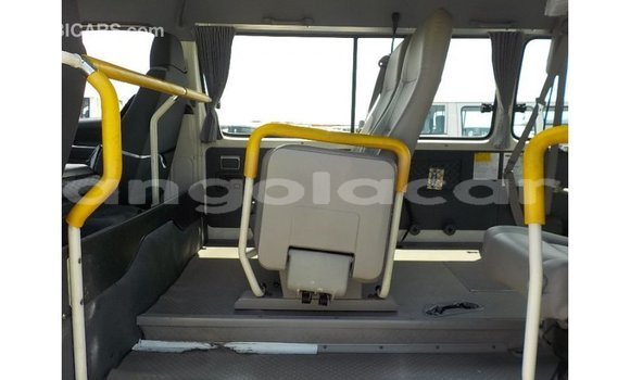 Comprar Importar Toyota Hiace Branco Carro em Import - Dubai em Bengo Province Comprar Importar Toyota Hiace Branco Carro em Import - Dubai em Bengo Province
