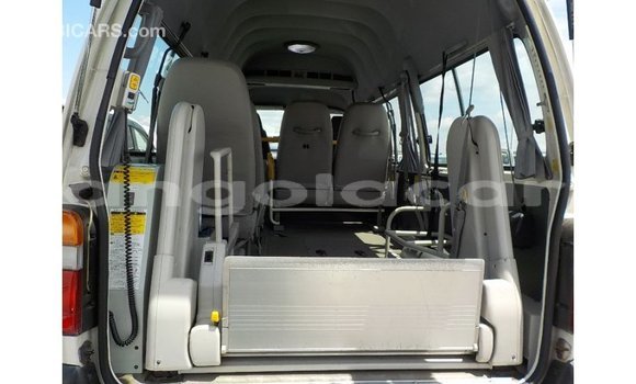 Comprar Importar Toyota Hiace Branco Carro em Import - Dubai em Bengo Province Comprar Importar Toyota Hiace Branco Carro em Import - Dubai em Bengo Province