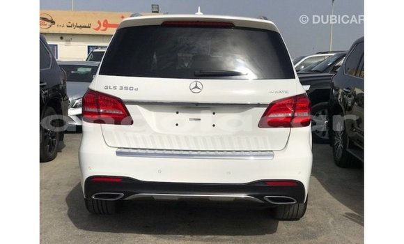 Comprar Importar Mercedes-Benz 190 Branco Carro em Import - Dubai em Bengo Province Comprar Importar Mercedes-Benz 190 Branco Carro em Import - Dubai em Bengo Province