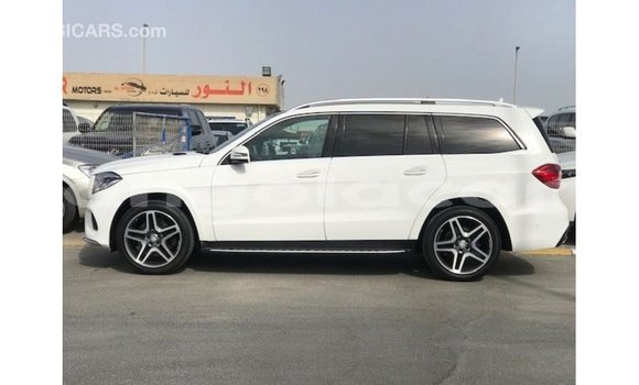 Comprar Importar Mercedes-Benz 190 Branco Carro em Import - Dubai em Bengo Province Comprar Importar Mercedes-Benz 190 Branco Carro em Import - Dubai em Bengo Province