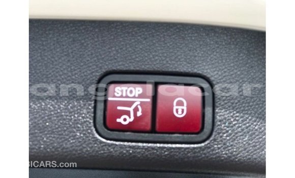 Comprar Importar Mercedes-Benz 190 Branco Carro em Import - Dubai em Bengo Province Comprar Importar Mercedes-Benz 190 Branco Carro em Import - Dubai em Bengo Province