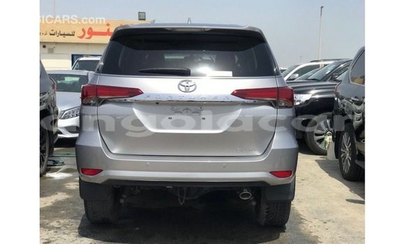Comprar Importar Toyota Fortuner Outro Carro em Import - Dubai em Bengo Province Comprar Importar Toyota Fortuner Outro Carro em Import - Dubai em Bengo Province