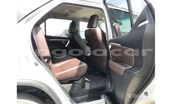 Comprar Importar Toyota Fortuner Outro Carro em Import - Dubai em Bengo Province Comprar Importar Toyota Fortuner Outro Carro em Import - Dubai em Bengo Province