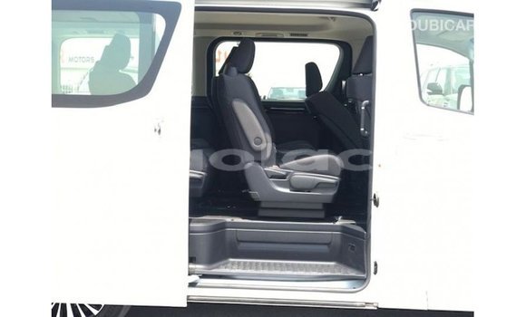 Comprar Importar Toyota Granvia Branco Carro em Import - Dubai em Bengo Province Comprar Importar Toyota Granvia Branco Carro em Import - Dubai em Bengo Province
