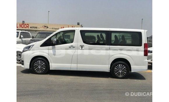Comprar Importar Toyota Granvia Branco Carro em Import - Dubai em Bengo Province Comprar Importar Toyota Granvia Branco Carro em Import - Dubai em Bengo Province