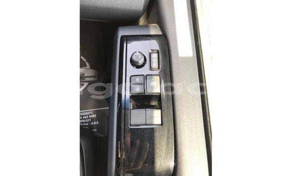 Comprar Importar Toyota Granvia Branco Carro em Import - Dubai em Bengo Province Comprar Importar Toyota Granvia Branco Carro em Import - Dubai em Bengo Province