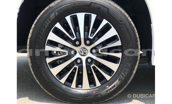 Comprar Importar Toyota Granvia Branco Carro em Import - Dubai em Bengo Province Comprar Importar Toyota Granvia Branco Carro em Import - Dubai em Bengo Province